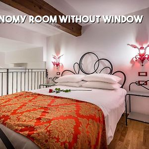 Economy Kamer met een King Size Bed